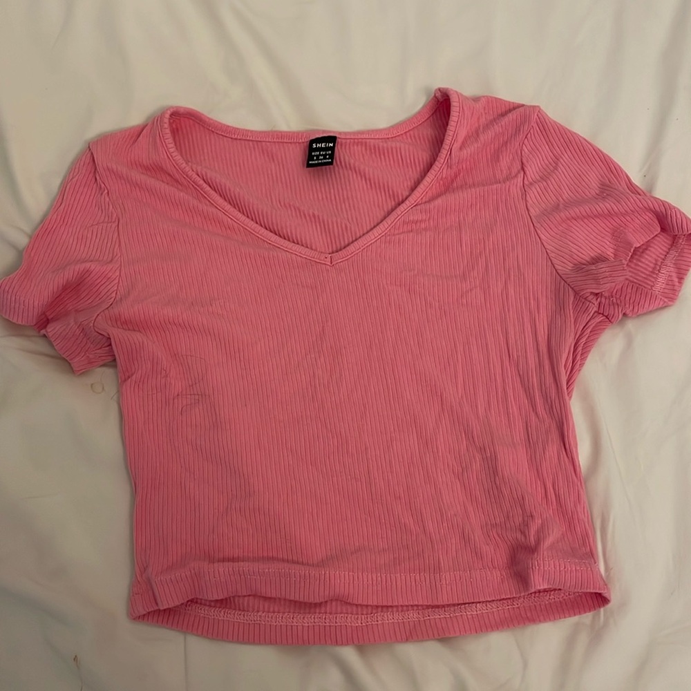 Women’s pink crop top